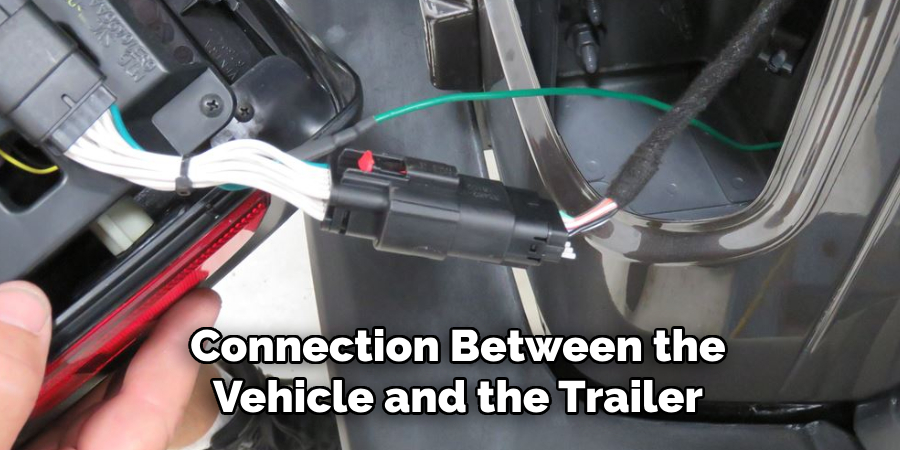 Connection Between the Vehicle and the Trailer