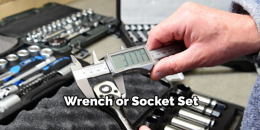 Wrench or Socket Set