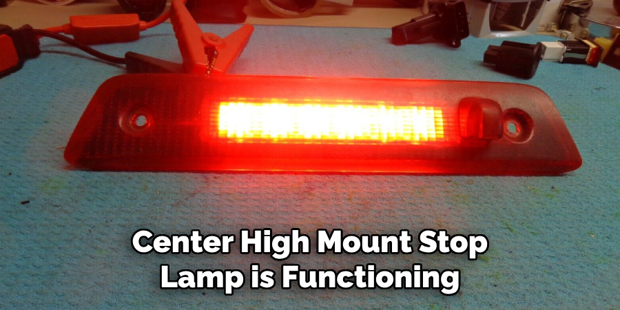 Center High Mount Stop Lamp is Functioning