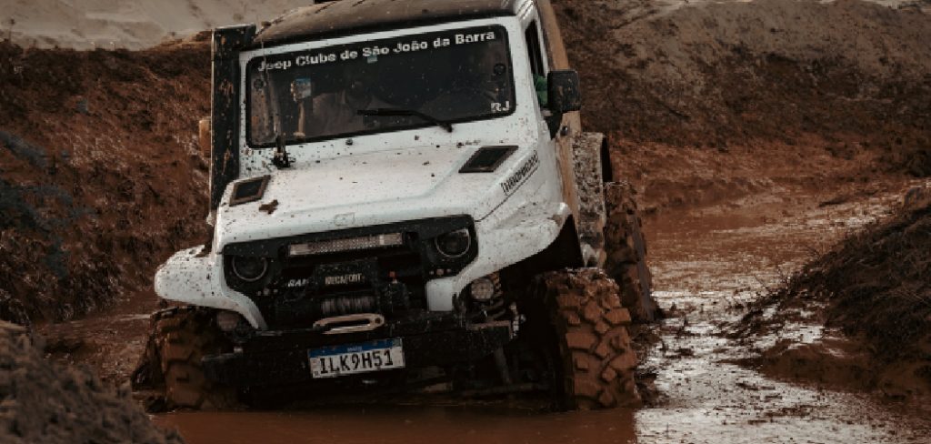 How to Tackle Mud and Water Obstacles on Jeep