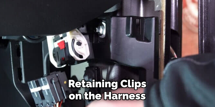 Retaining Clips on the Harness